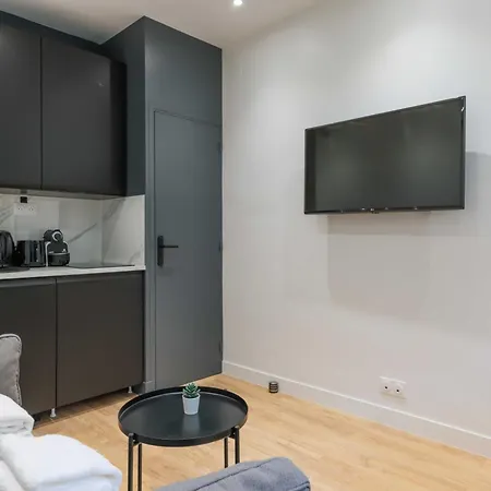 Charming Studio Near The Eiffel Tower